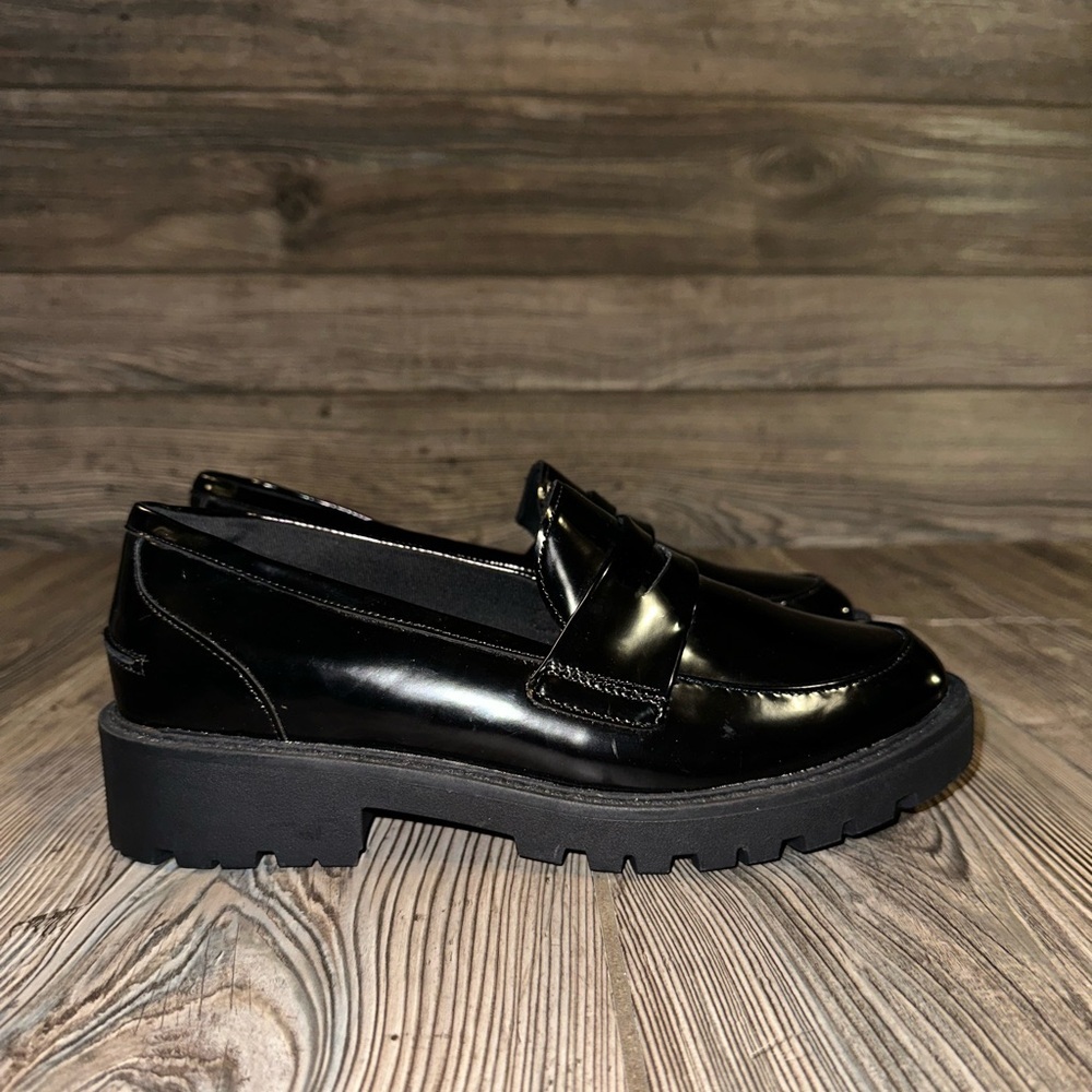 NEW Charlotte By Cato Black Loafers Slip-On Trendy 90’s Style Chunky Heel Size 7
